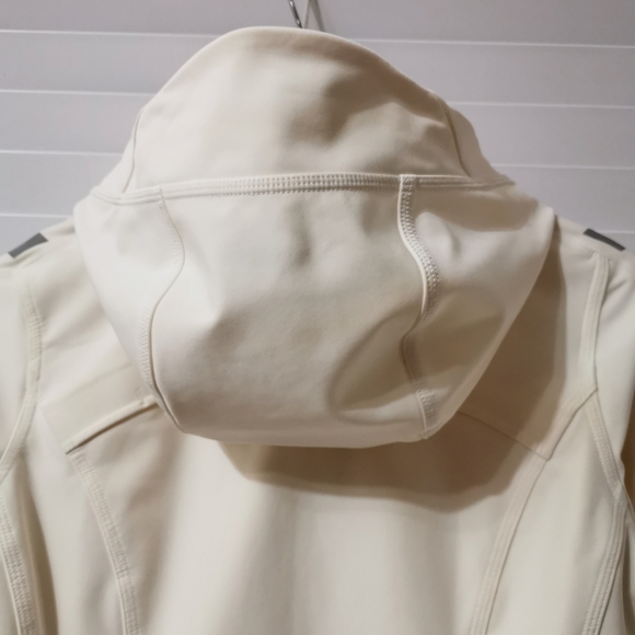Lululemon Feelin’ Frosty Softshell Jacket - Picture 7 of 13